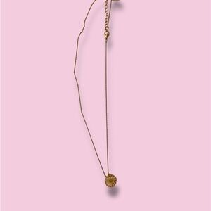 Elegant Gold Pendant Necklace